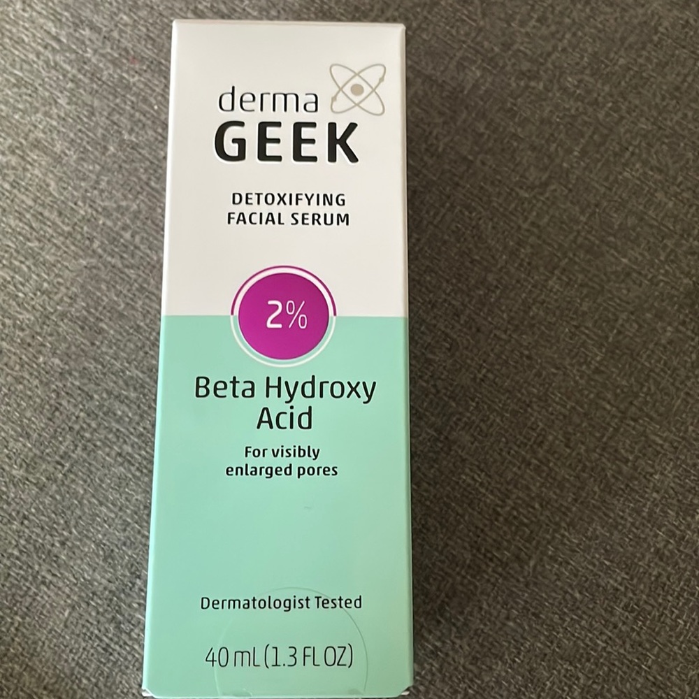 🍀Facial Serum new & sealed. Detoxifying. Dermageek.